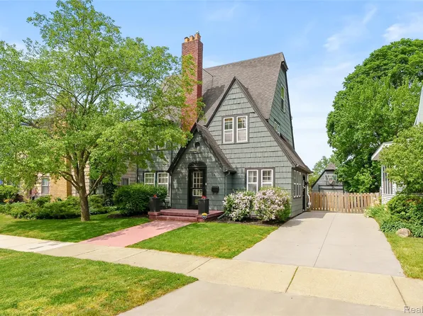2430 Outlook St, Kalamazoo, MI 49001