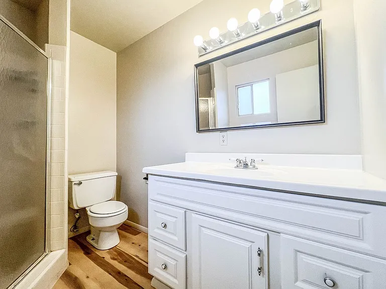 550 Eastwood Pl — Photo 10