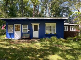 5 Butlers Park Rd, Glen Gardner, NJ 08826