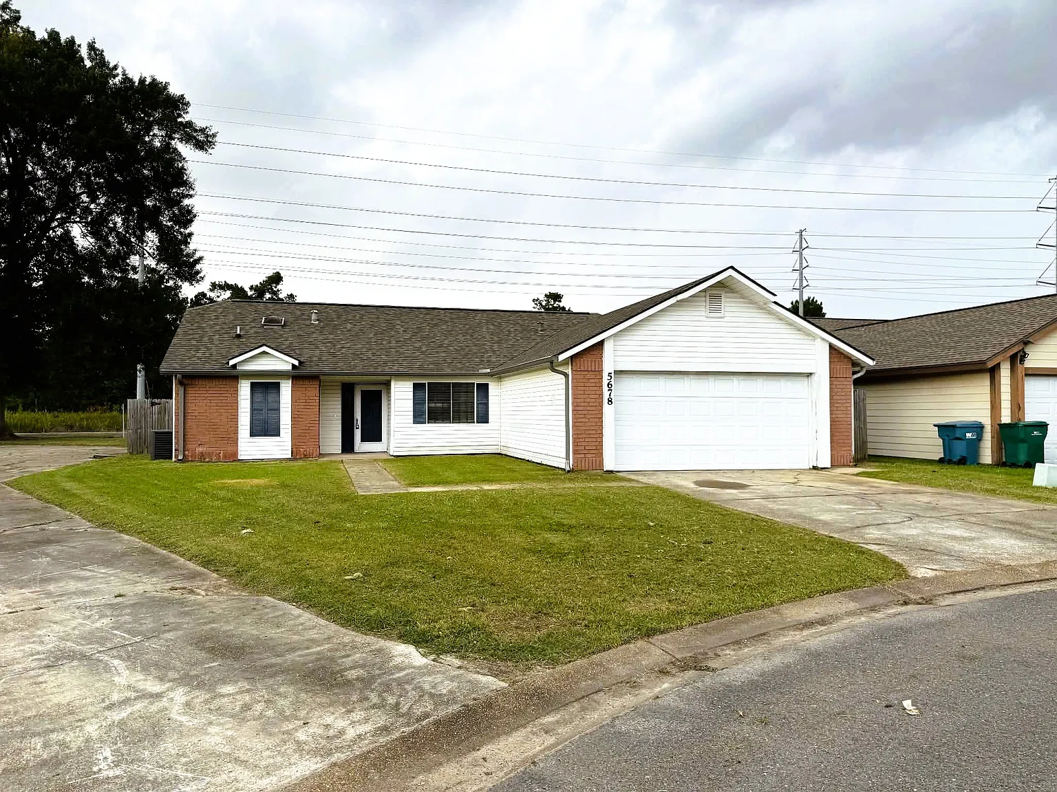 3 bed, 1464 sqft, $2,000 — Photo 1