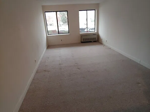 409 101st St #1B, Brooklyn, NY 11209