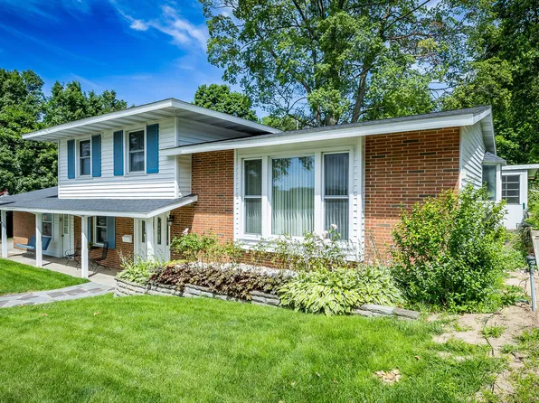 110 S Michigan Ave, Shelby, MI 49455