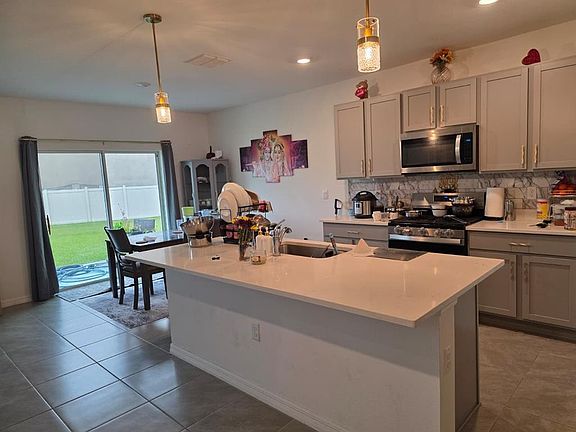 3rd image of 35518 Lockman Way