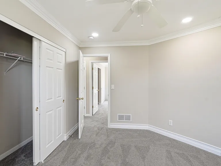 4918 Streamside Ct — Photo 30