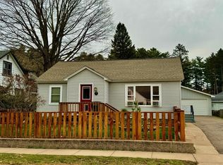 915 Randall Ave, Rhinelander, WI 54501