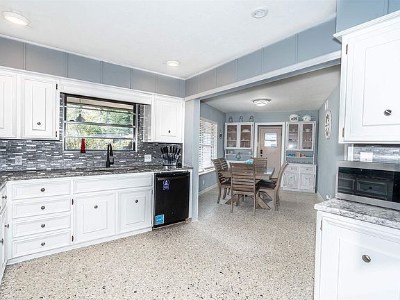 4th image of 3130 Dogwood Ln