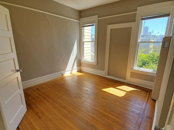 3rd image of 2338 Franklin St #6
