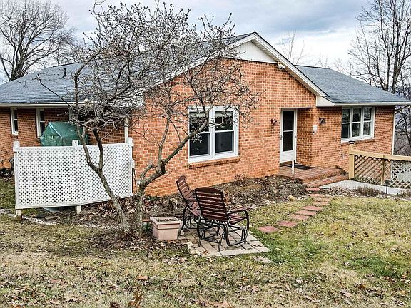 3rd image of 803 Crestwood Dr