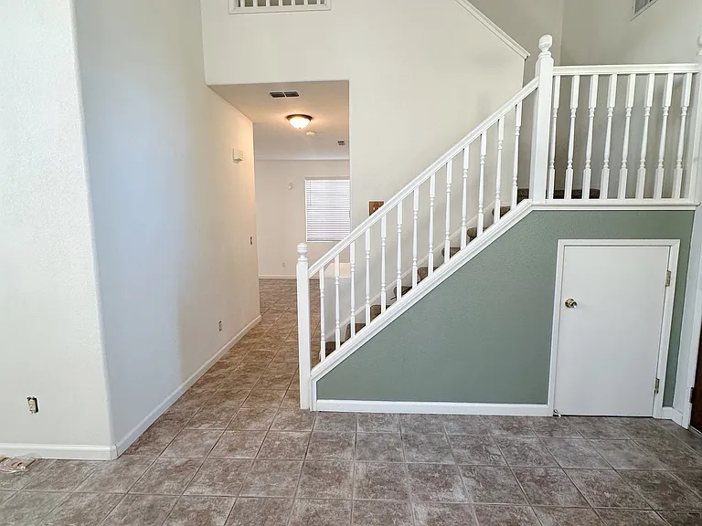 152 Oxburough Dr — Photo 13