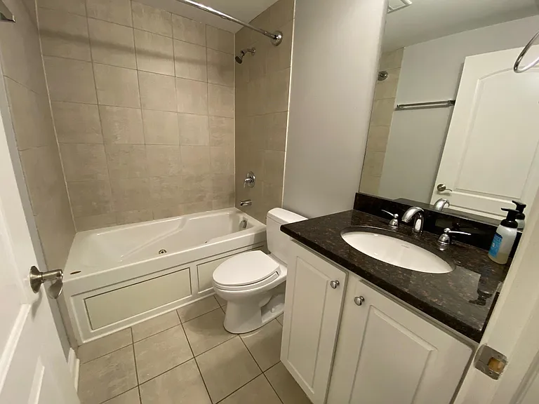 817 W Addison St #GF — Photo 11