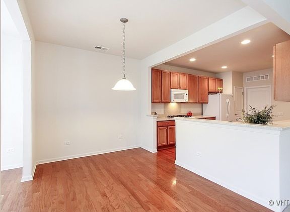 3rd image of 3251 Bagatelle Ln