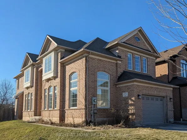 387 Grovehill Rd, Oakville, ON L6H 6P3