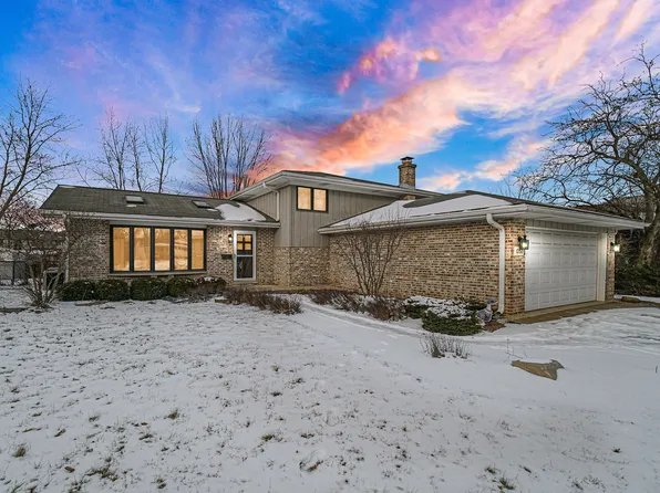 1052 E 7th St, Lockport, IL 60441