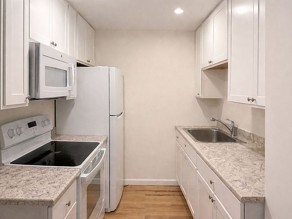 5th image of 12 Central St #70