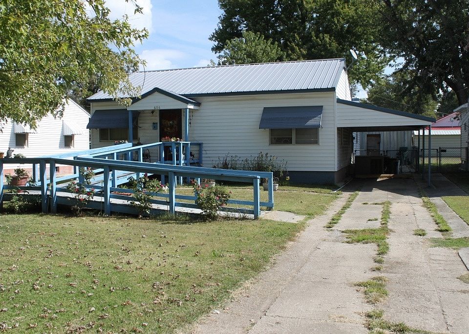 1st image of 606 N 5th St