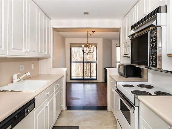 3rd image of 300 High Point Dr APT 613