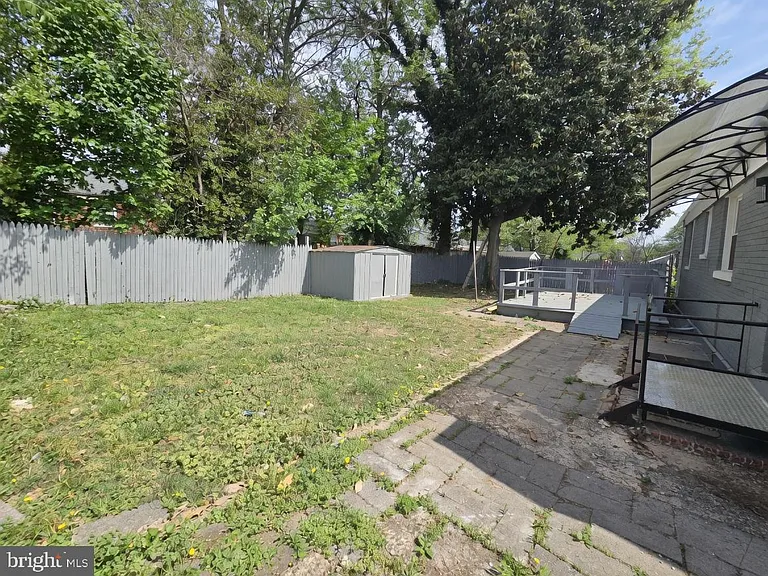 220 University Blvd E — Photo 23