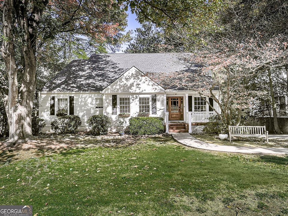 1st image of 646 Darlington Cir NE
