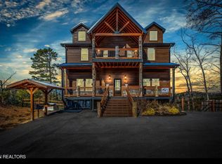 1490 Sleepy Valley Ln, Sevierville, TN 37876