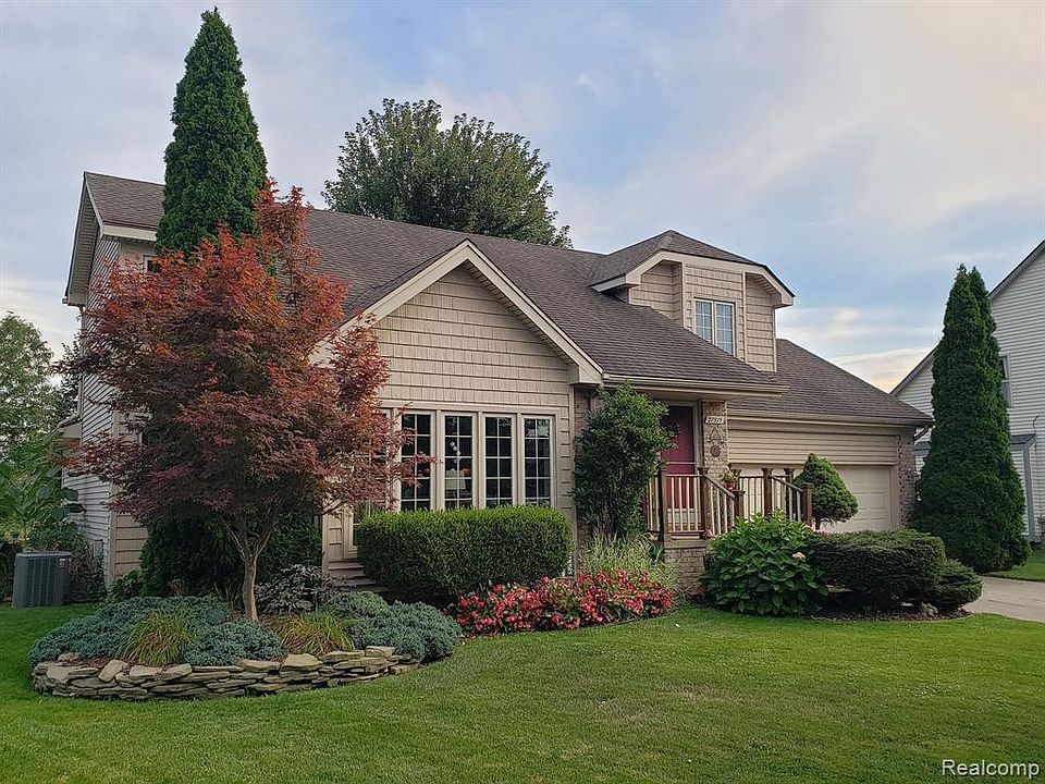 27815 Oakley St, Livonia, MI 48154 | Zillow