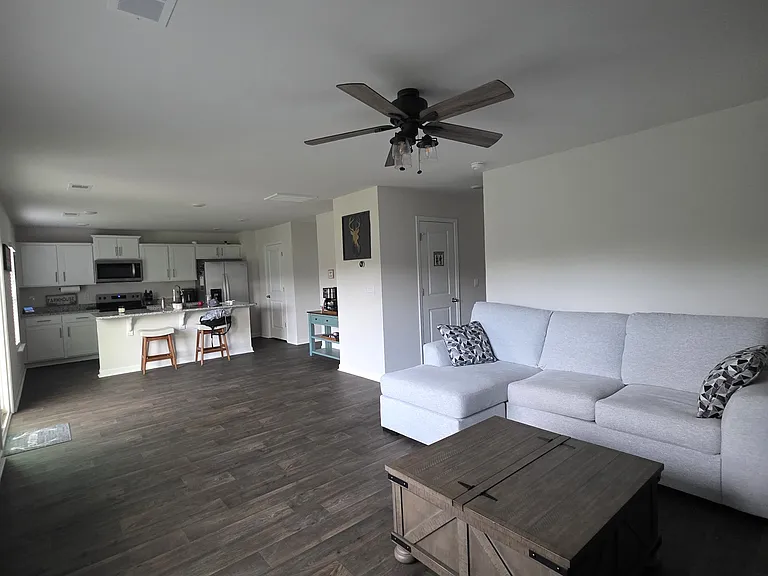 84 Madelyn Dr — Photo 2