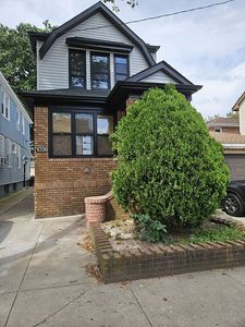 1036 E 43rd St, Brooklyn, NY, 11210
