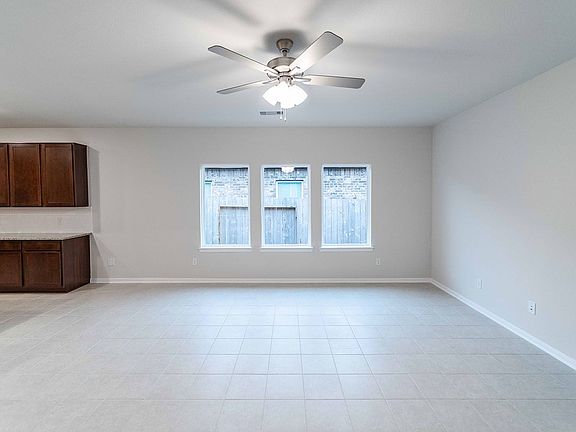 3rd image of 611 Almond Willow Ln