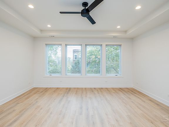 5th image of 6031 S Vernon Ave #1