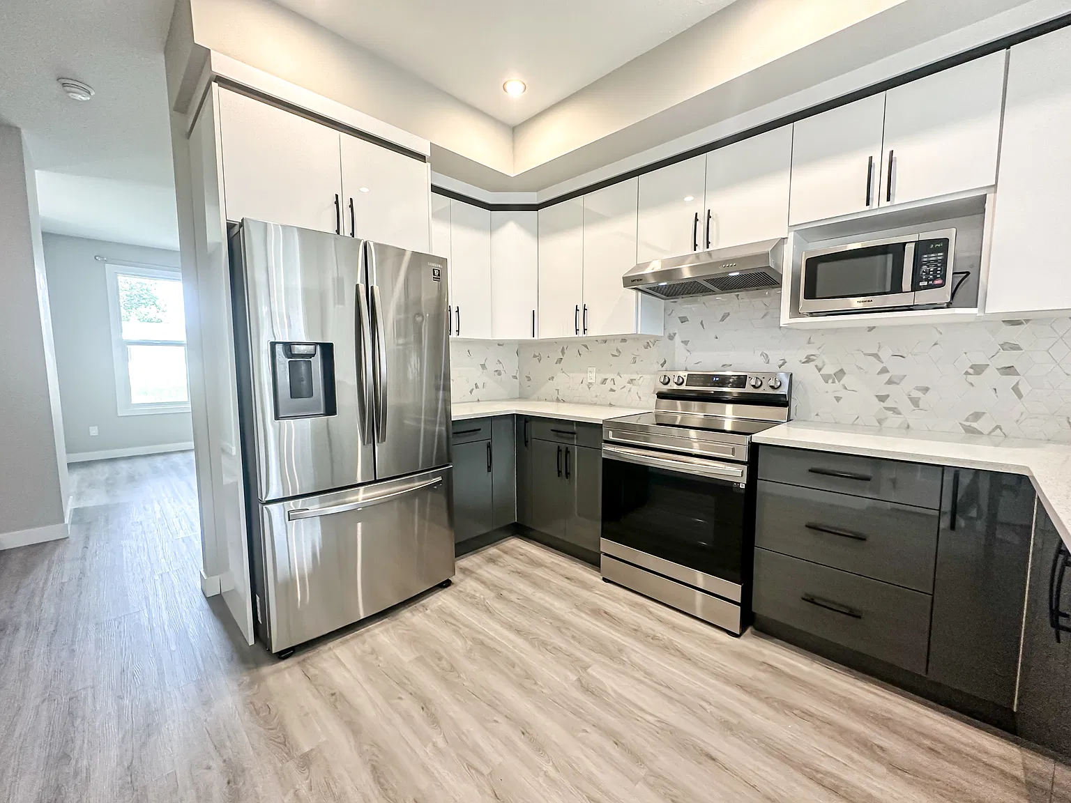 7757 81 Avenue NW, Edmonton - Upper — Photo 4