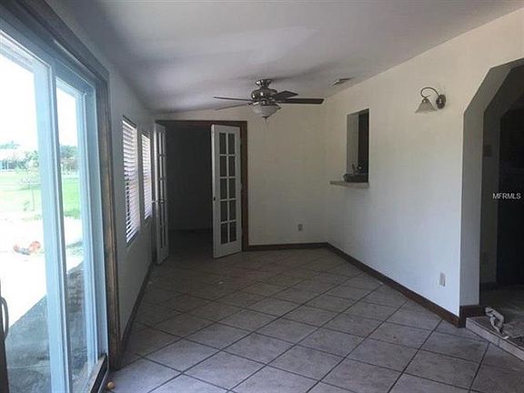 4th image of 1082 Pine Ln