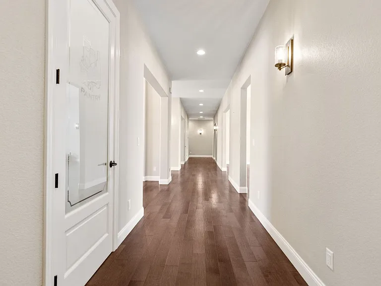 1015 N Cantlon Ln — Photo 16