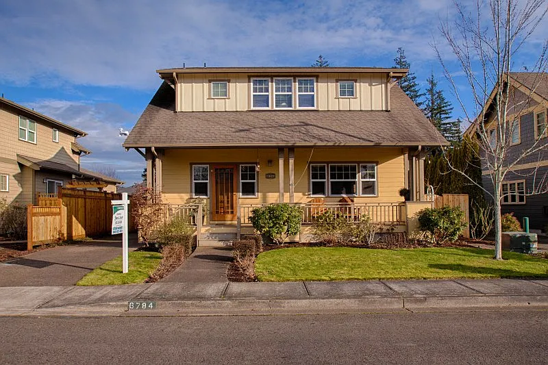 6784 Harvest Dr NE photo 1