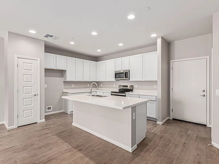 733 E Commonwealth Ave #15 — Photo 16