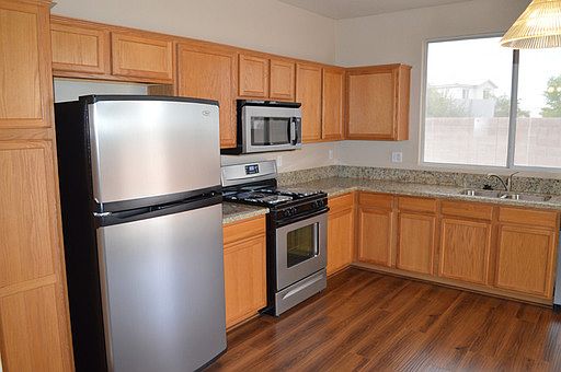 4th image of 2680 Park Creek Ln