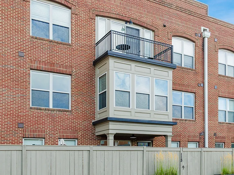 925 Ingleside Ave #215 — Photo 3