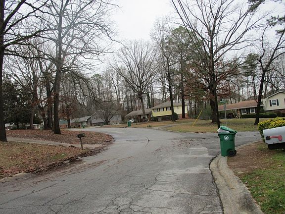 4th image of 2379 Rockknoll Dr