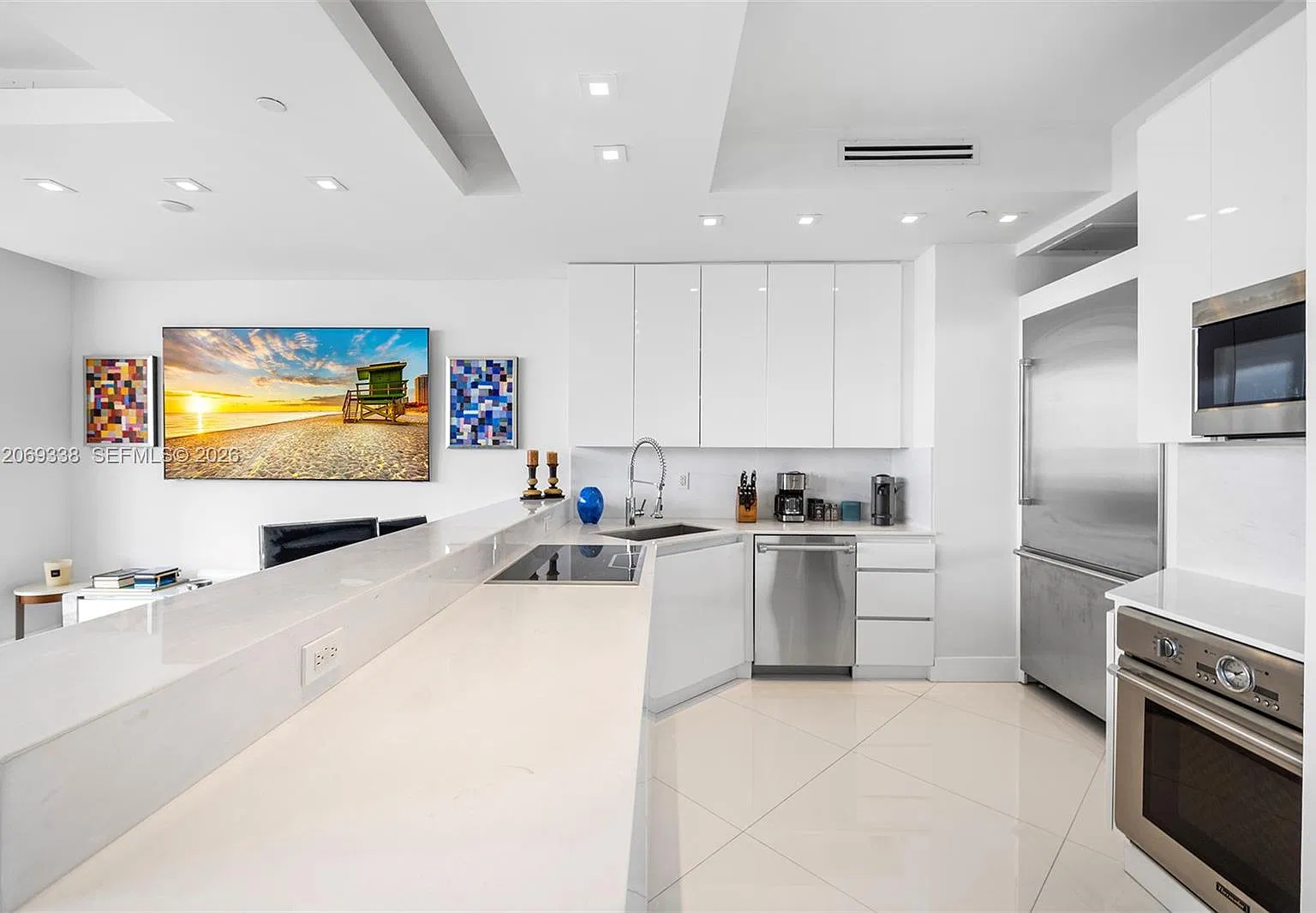 Blue Diamond Condo — Photo 4