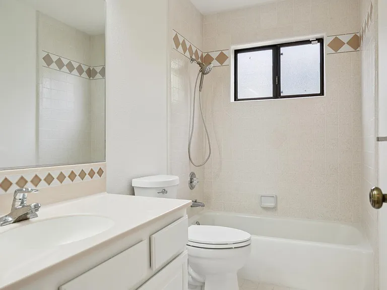 514 Isabella Ave #A — Photo 24