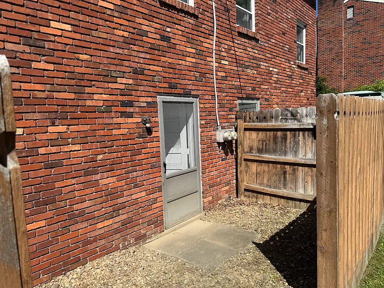 245 Laurel Dr #2 — Photo 5