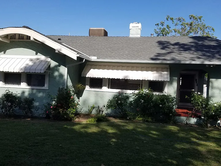 944 N Vagedes Ave — Photo 1