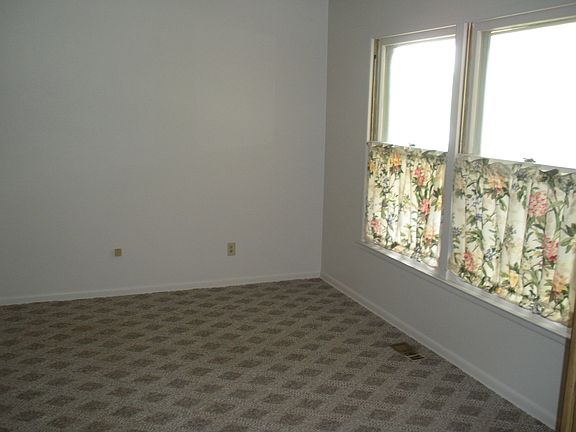 3rd image of 5401 Bromwick Dr