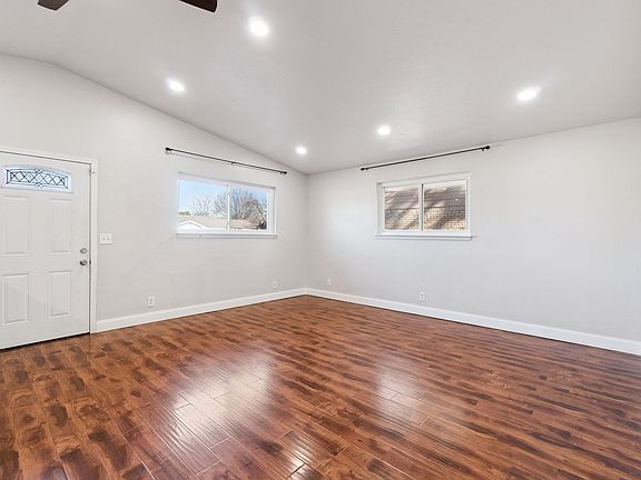 4th image of 4824 Elmview Dr