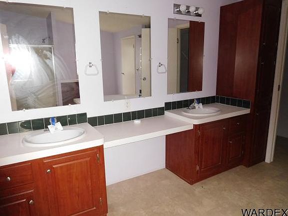 4th image of 1098 Chaparral Dr