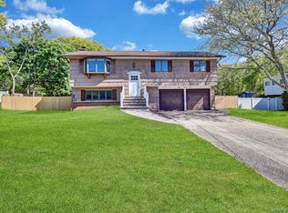 335 Babylon St, Islip Terrace, NY 11752