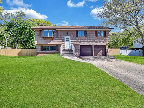 335 Babylon Street, Islip Terrace, NY 11752