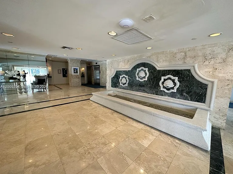 2625 Collins Ave #1508 — Photo 21