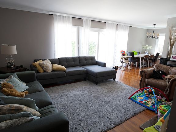 2nd image of 801 Catalina Ave