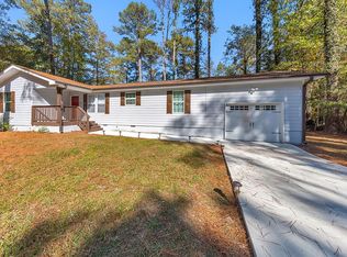 104 N Circle Dr, Ellenwood, GA 30294