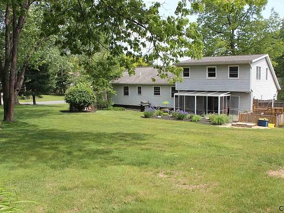 3rd image of 3 Heritage Ln