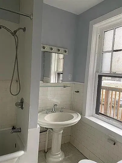 367 Hudson Ave - 3 — Photo 4